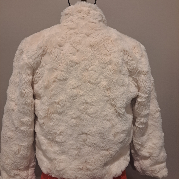 JOUJOU Women's Cream Faux Fur Jacket - Picture 3 of 7